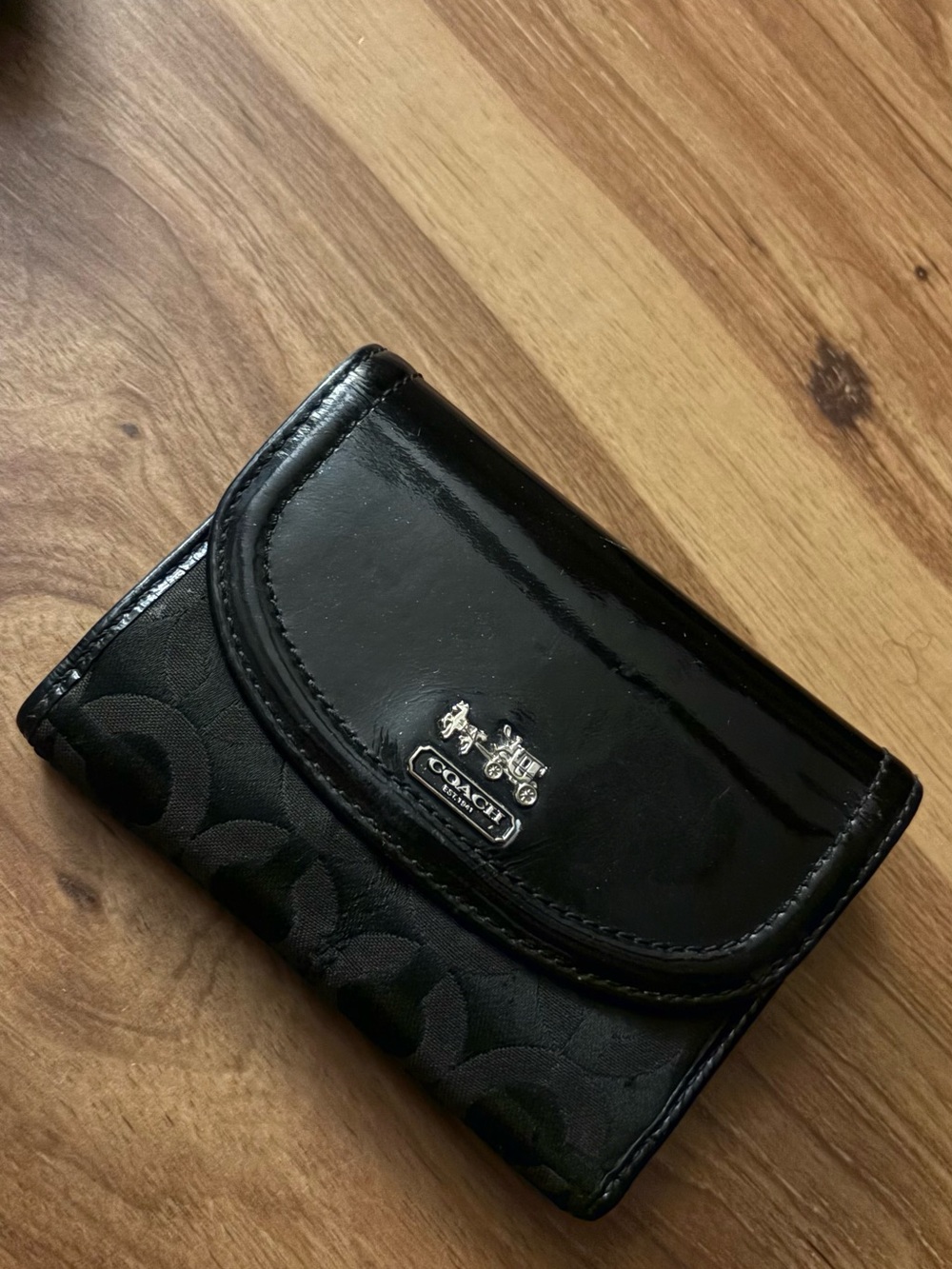 Vintage Coach Trifold *read description*